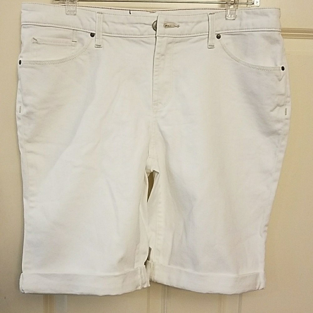 Eddie Bauer Cuff White Denim Jean Shorts 8