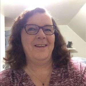 Meet your Posher, Larissa