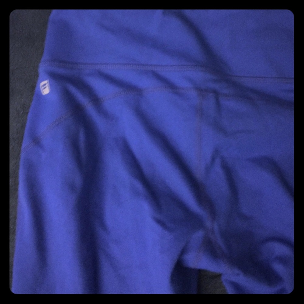 Fabletics workout leggings! They are xs and capris