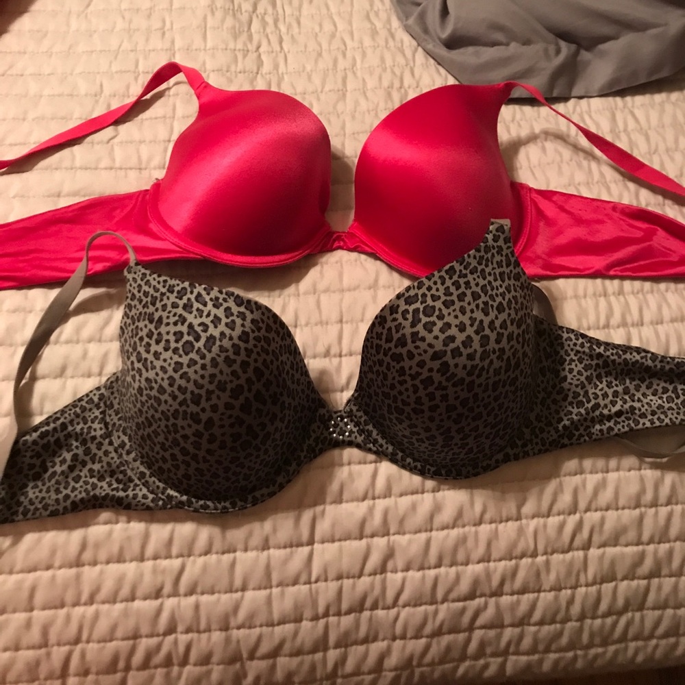 2 maidenform bras