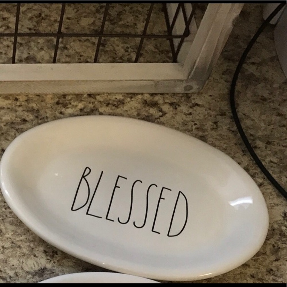 Blessed oval