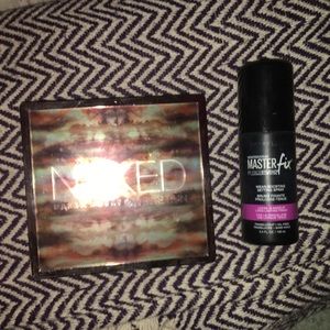Naked On The Run Palette & Master FixSettingSpray