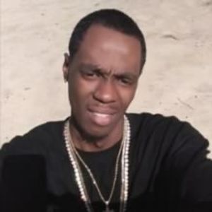 Meet your Posher, Dennis