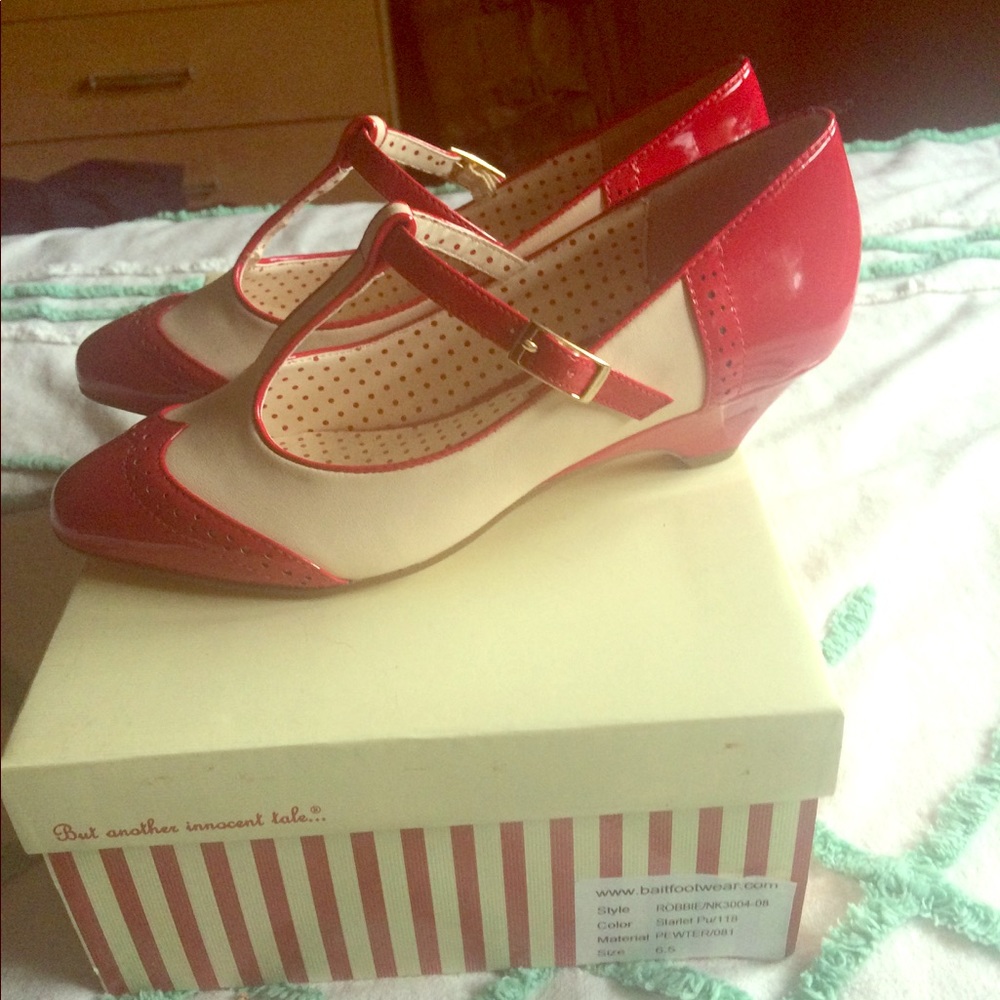 Bait footwear Ione Red kitten heels  size 6.5
