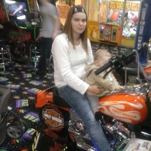 Meet your Posher, Candice