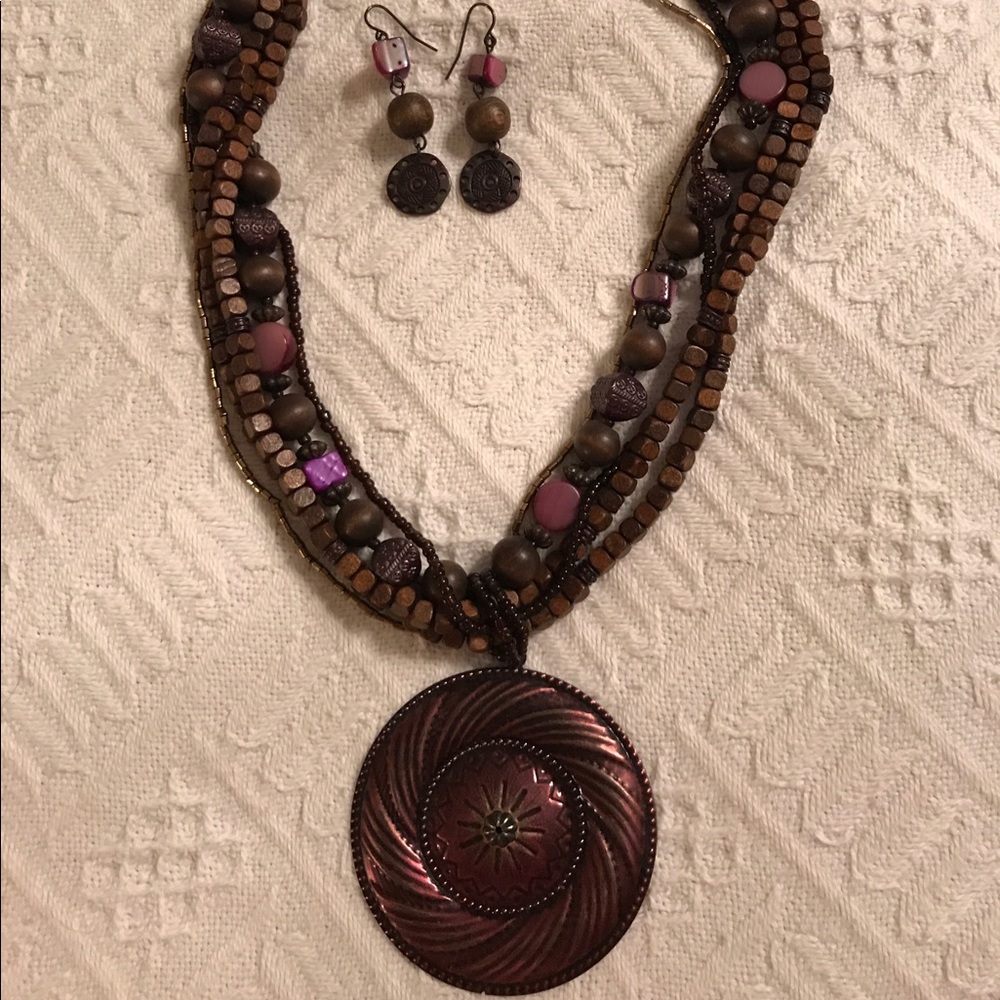 Necklace and earring set