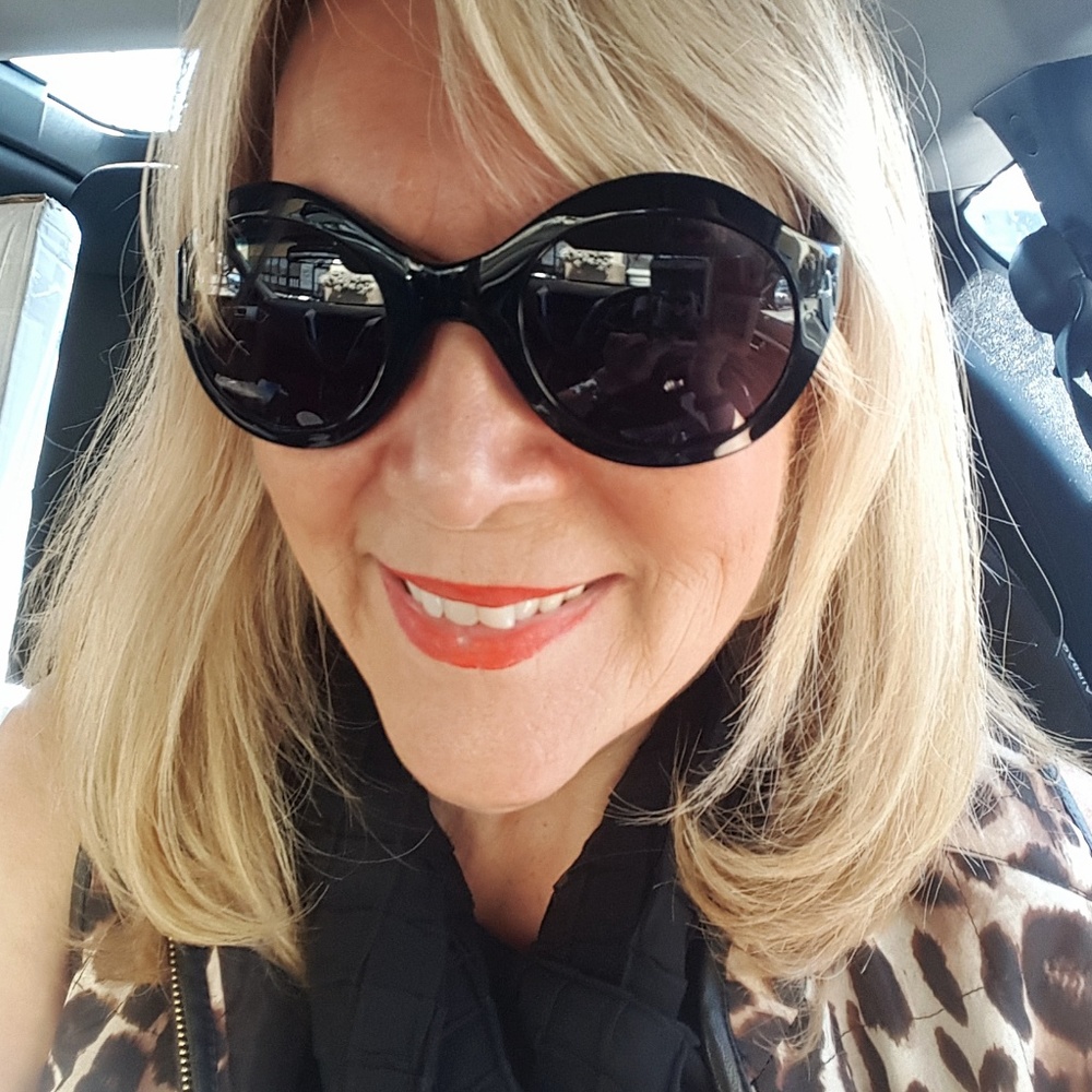 Meet your Posher, Denise