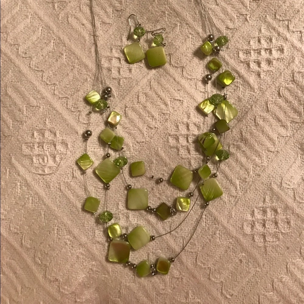 Necklace and earring set