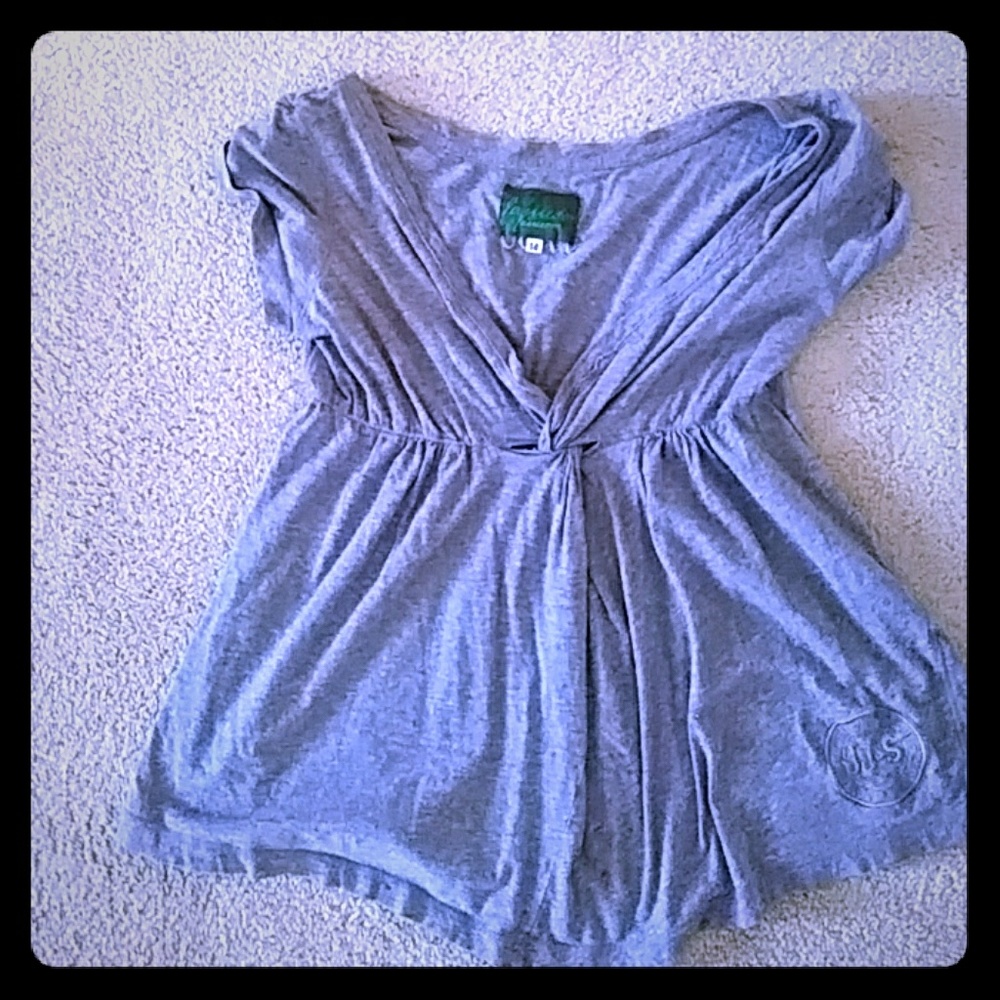 Short sleeve tee