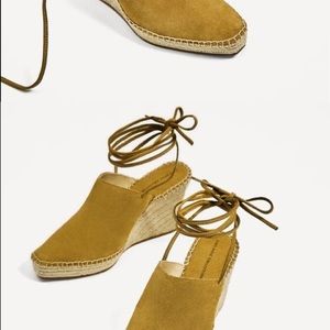 Zara Suede wedge. Brand New. Never Worn.