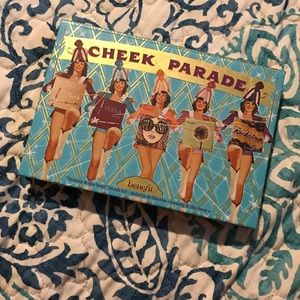 Benefit cheek parade blush palette