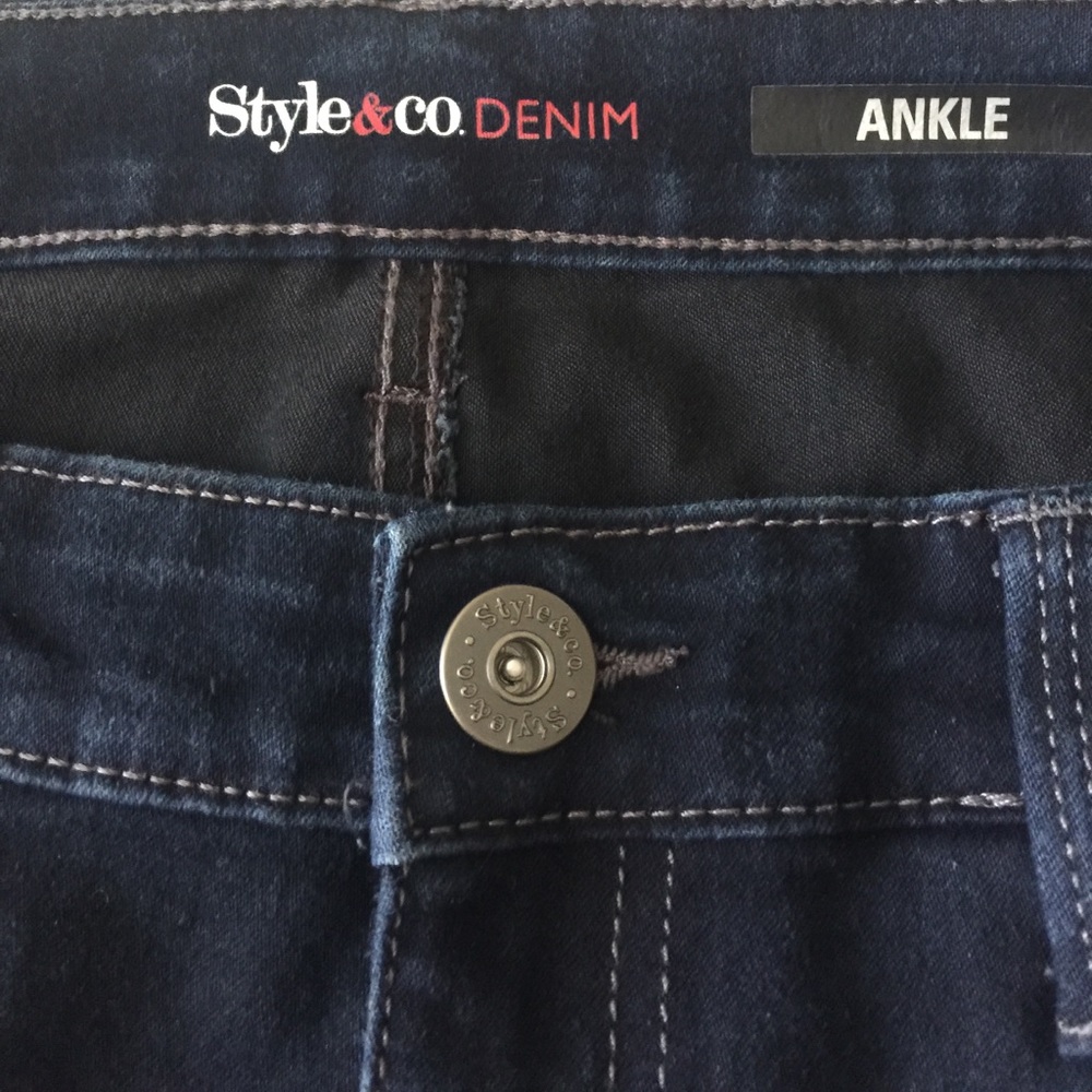 Jean - Picture 2 of 4