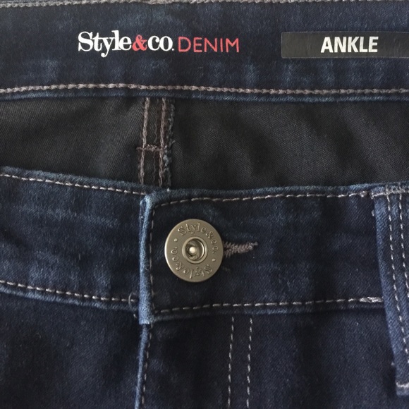 Jean - Picture 2 of 4