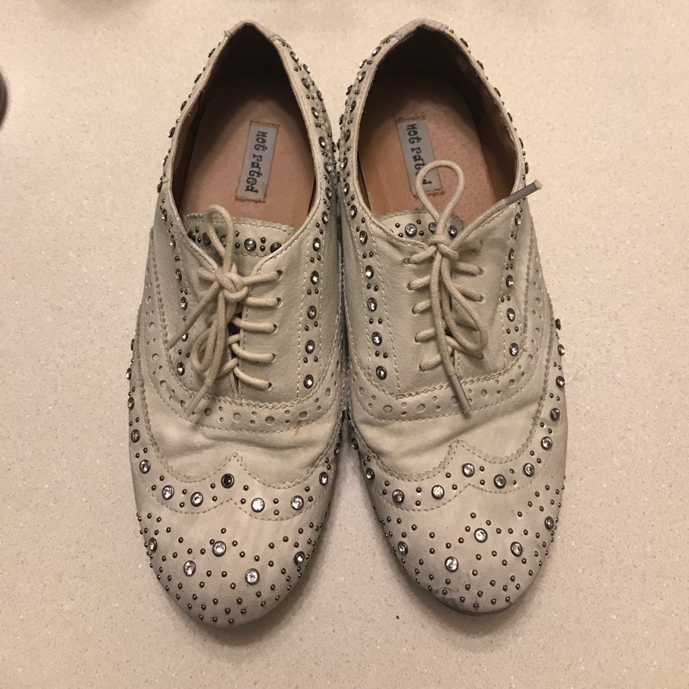 Super cute, bling shoes