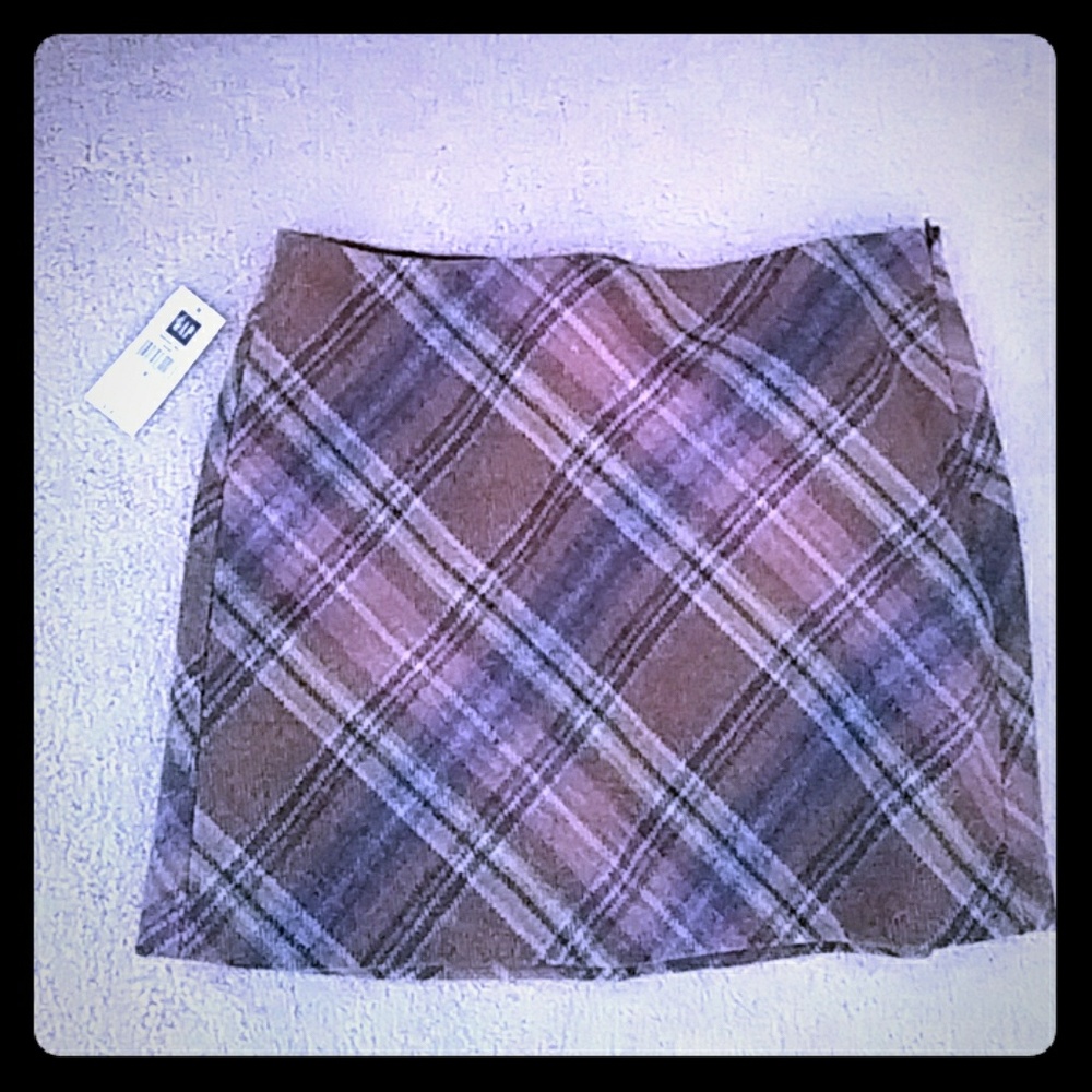 Gap skirt