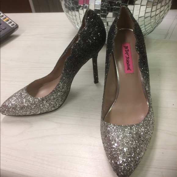 Betsey Johnson Glitter Ombré pumps - Picture 2 of 5