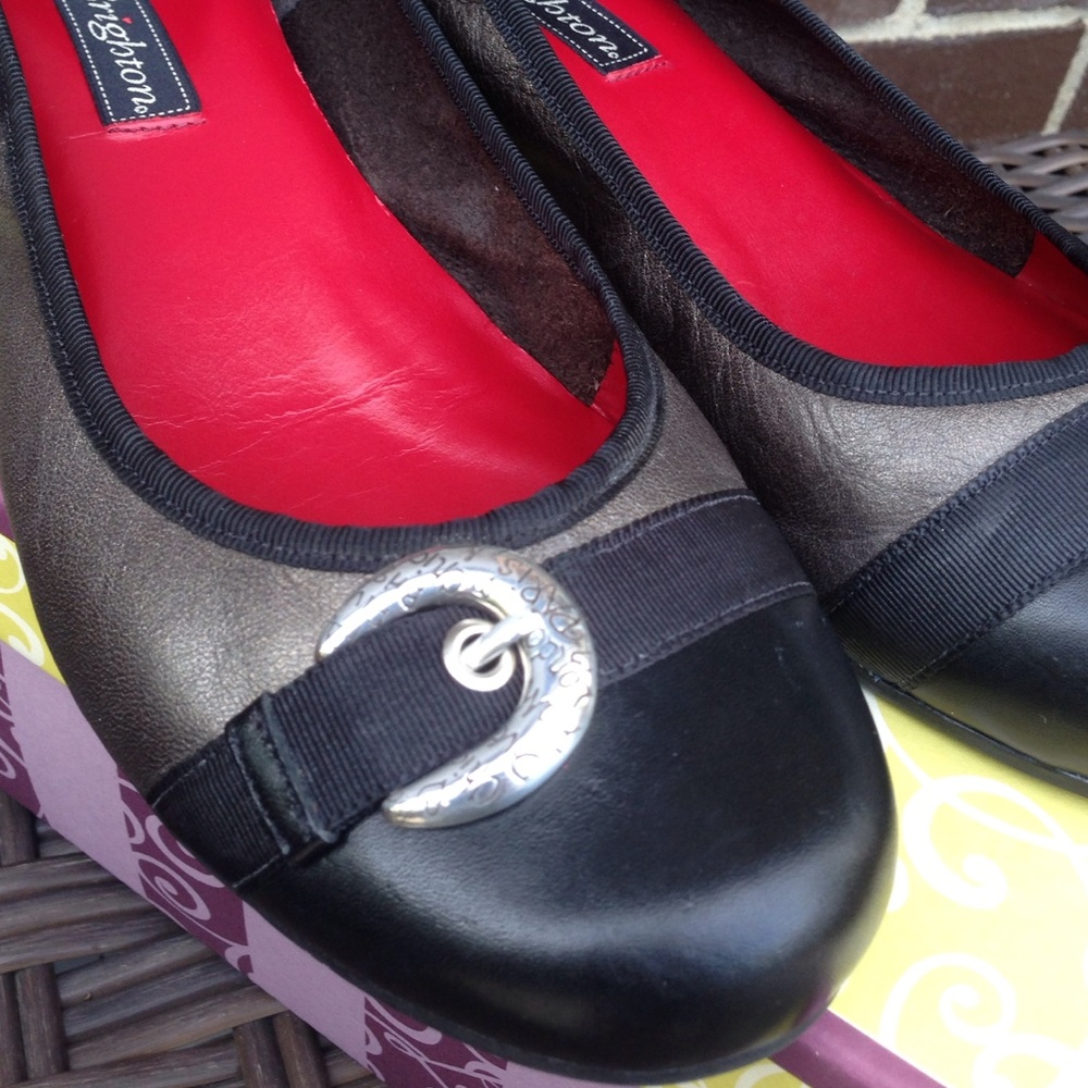 Brighton "Baby" black and pewter leather flat shoe