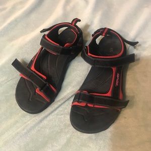 Boy's Teva sandals size 4