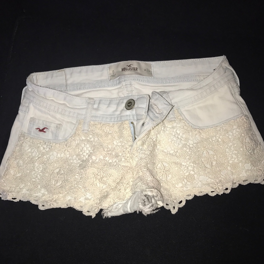 Denim shorts with lace!