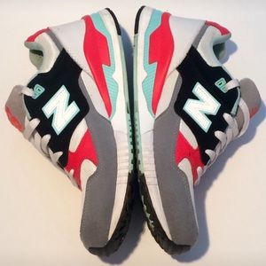 New Balance Sneakers Women's sz 9