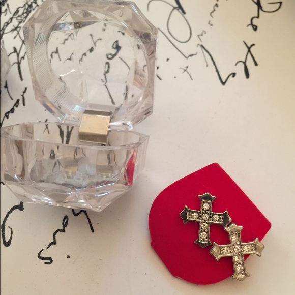 Premium CZ cross earrings ~ unisex - Picture 2 of 2
