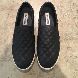 Women's Steve Madden slip on sneakers size 7