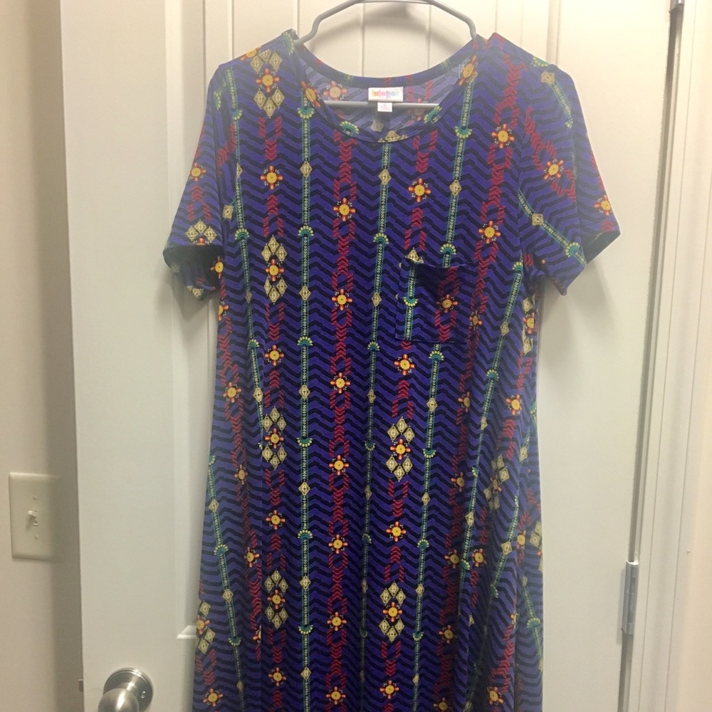 Lularoe Carly Size: Small