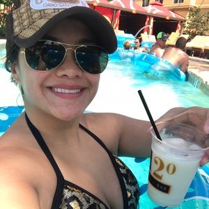 Meet your Posher, Angie