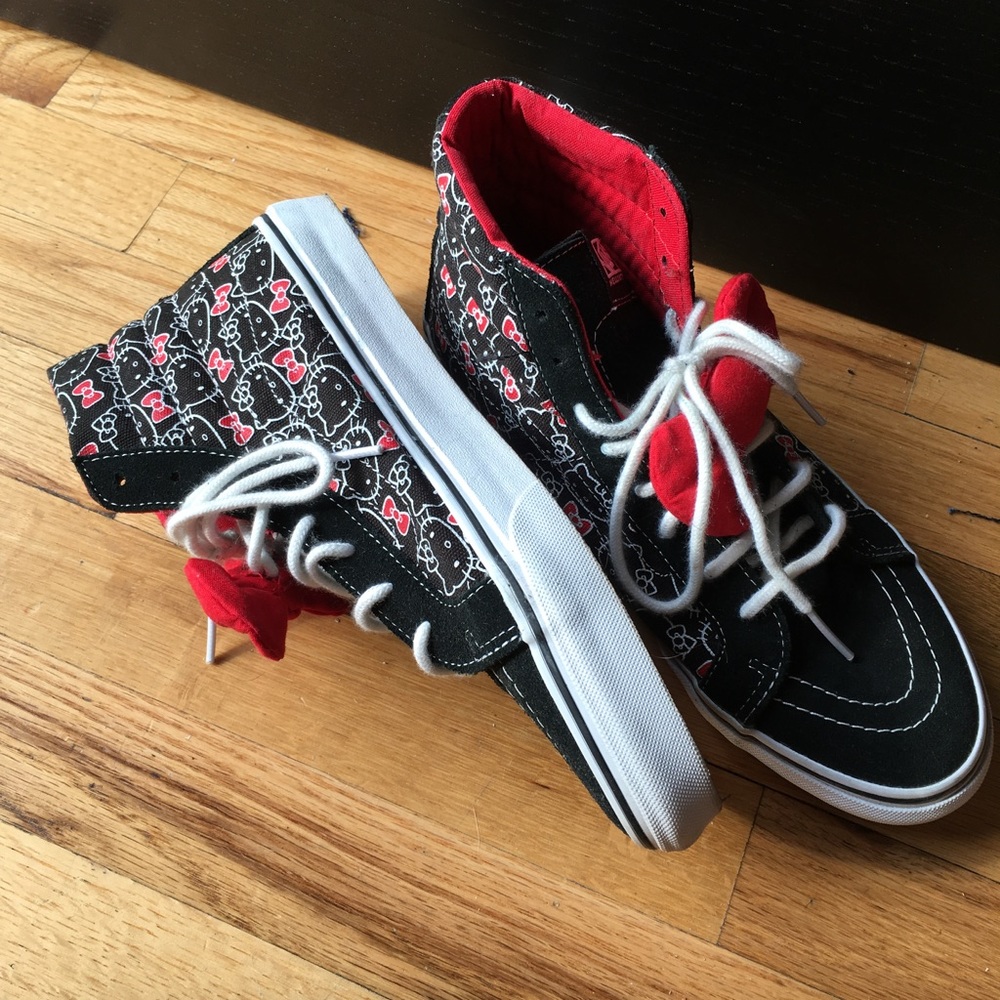 VANS hello kitty edition size 10