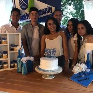 Meet your Posher, Mercedes