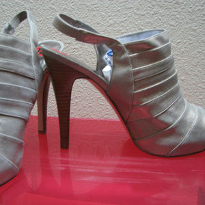 LOWERED!! Calvin Klein 10 Metallic Peeptoe Pumps