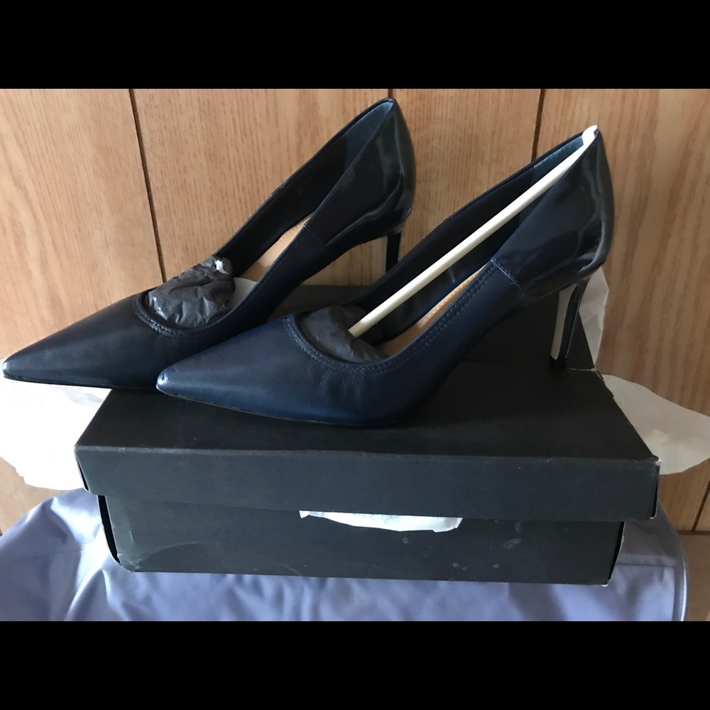 Tahari shoes