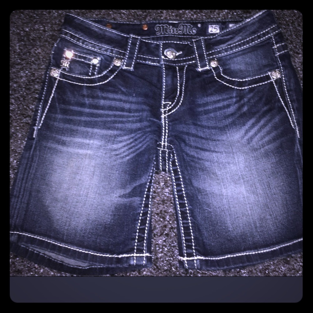 Miss me jean shorts size 25