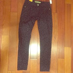 🤘🏼Brand new rockstar skinny jeans from Old Navy!