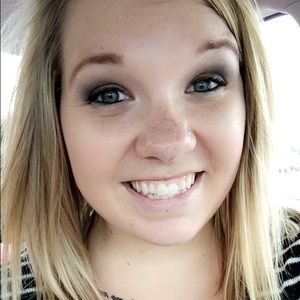 Meet your Posher, Nicole