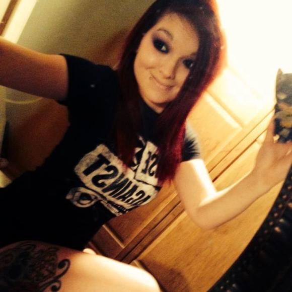 Meet your Posher, Carly - Picture 1 of 1