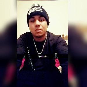 Meet your Posher, Aroni