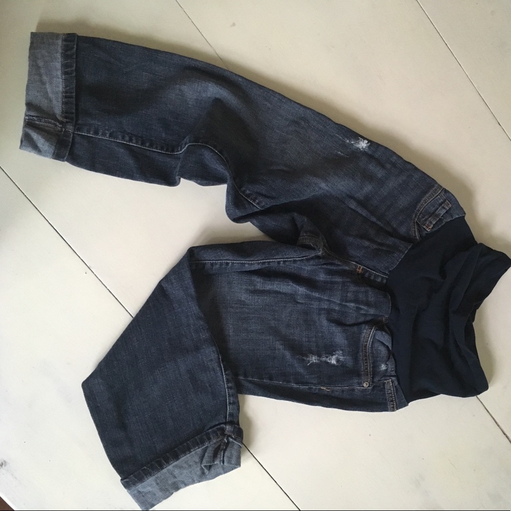 Maternity cropped jeans.