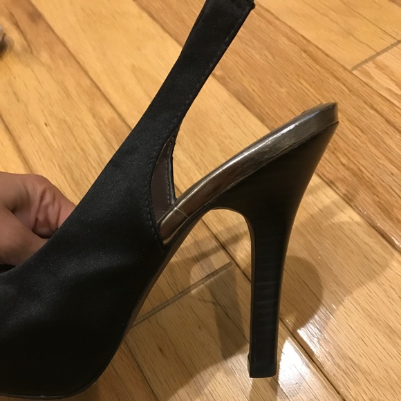 BRAND NEW- ✨ BCBG MAX AZRIA Black sling back Heels - Picture 4 of 6