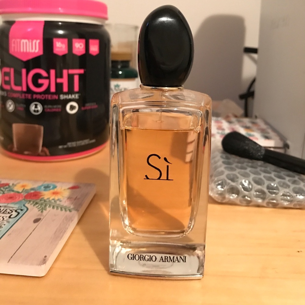 Giorgio Armani si