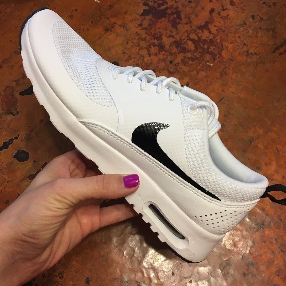 NIKE AIR MAX THEA LIKE NEW
