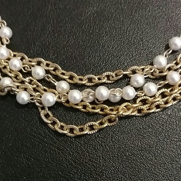 Vintage multi strand "pearl" & gold toned necklace - Picture 2 of 4