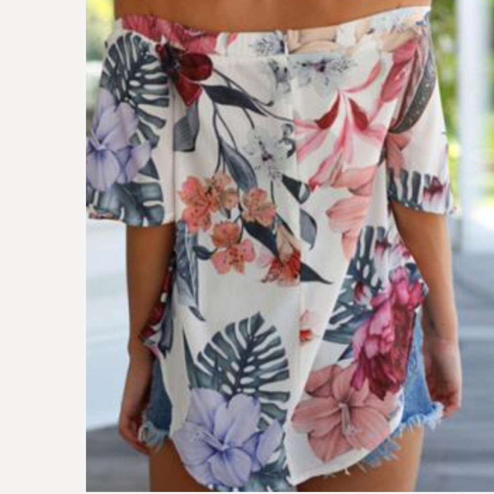 ๐HP๐ฆ๐Floral off shoulder blouse - Picture 3 of 3