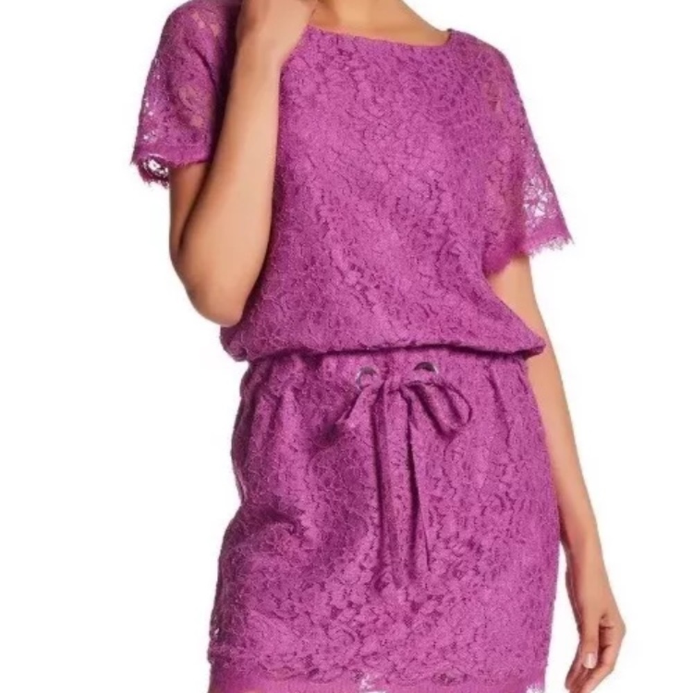 Diane Von Furstenberg size 0 Petite Lace dress