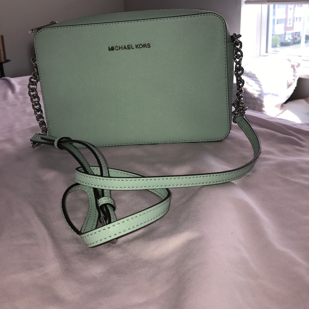 Michael kors jet set crossbody