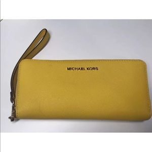 Michael Kors wallet. Great condition