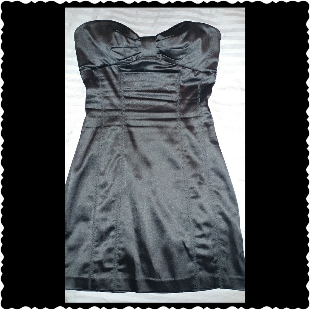 🌸 Bebe: Strapless (LBD) Satin