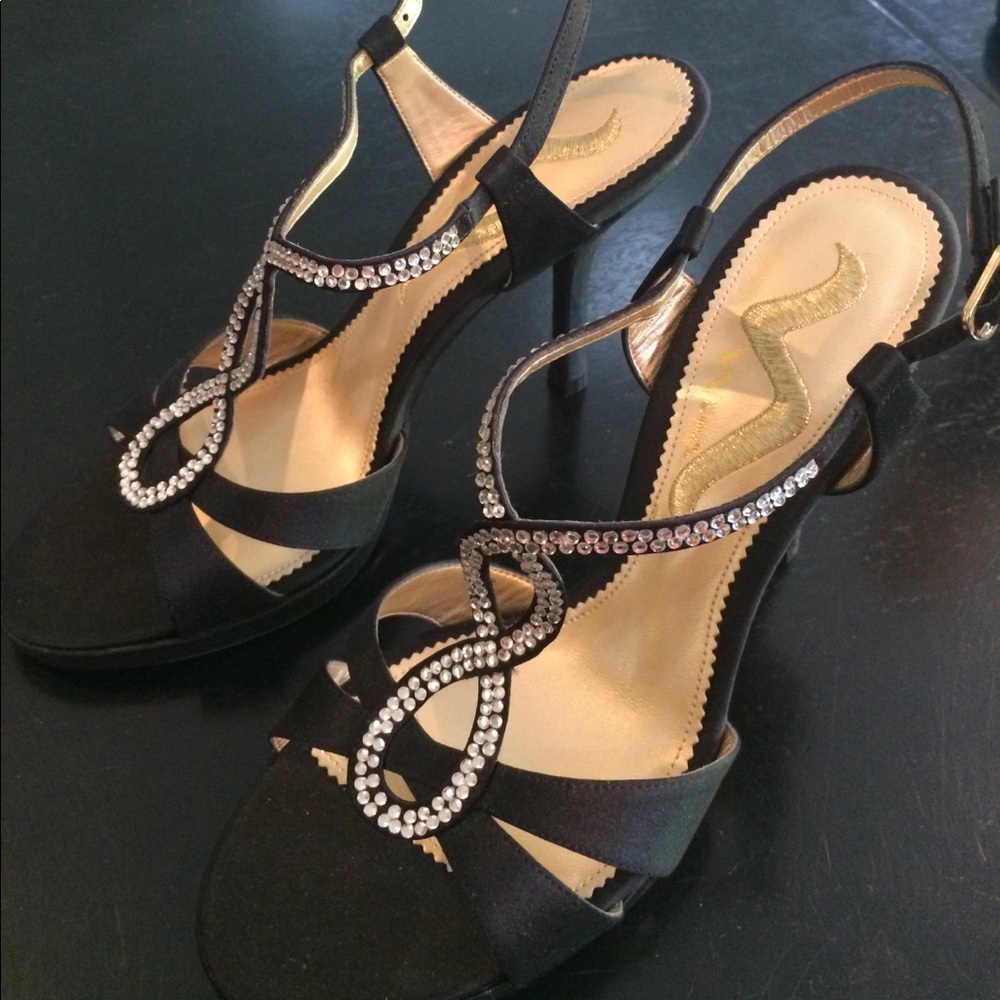 Nina sandals