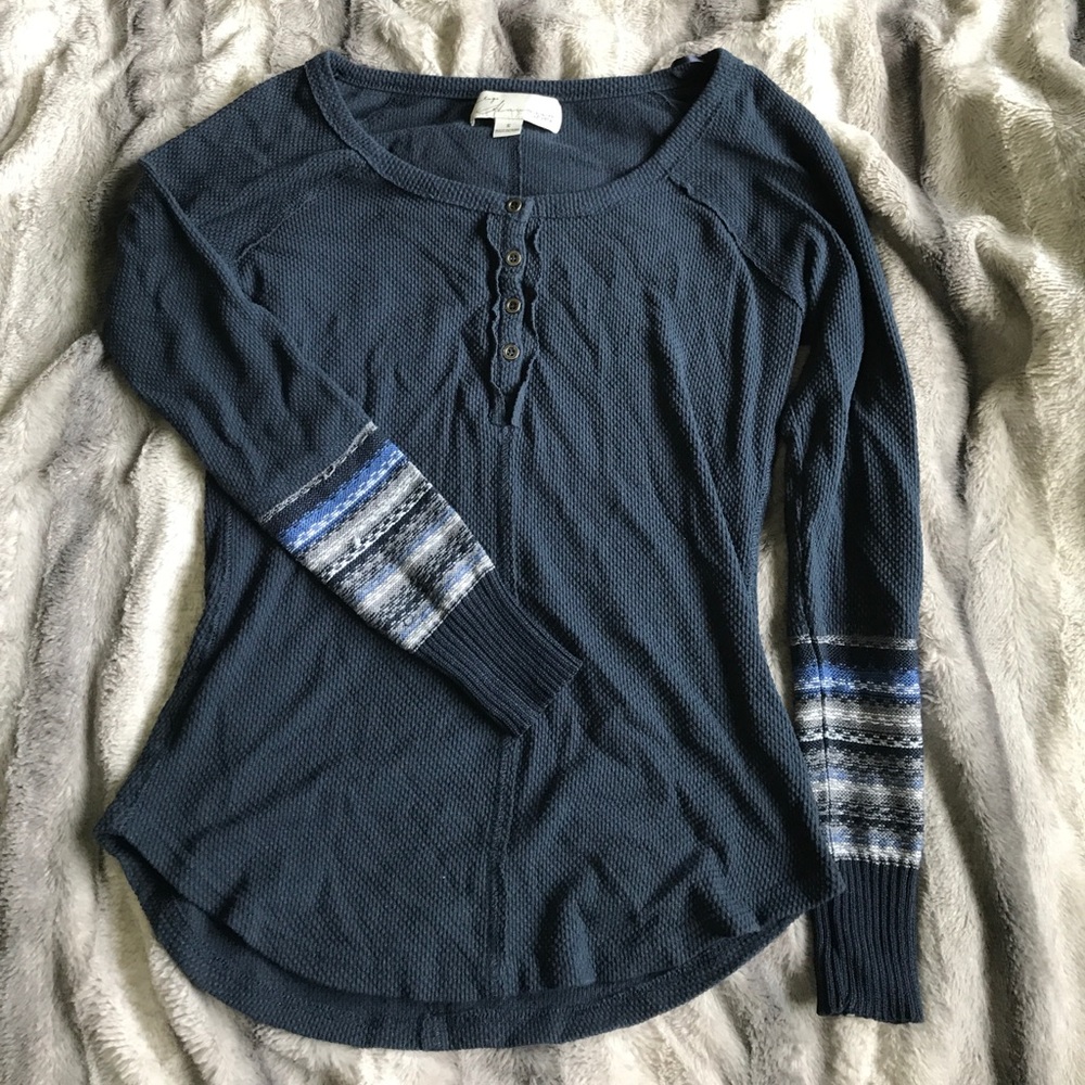 Navy blue sweater with detailed sleeves