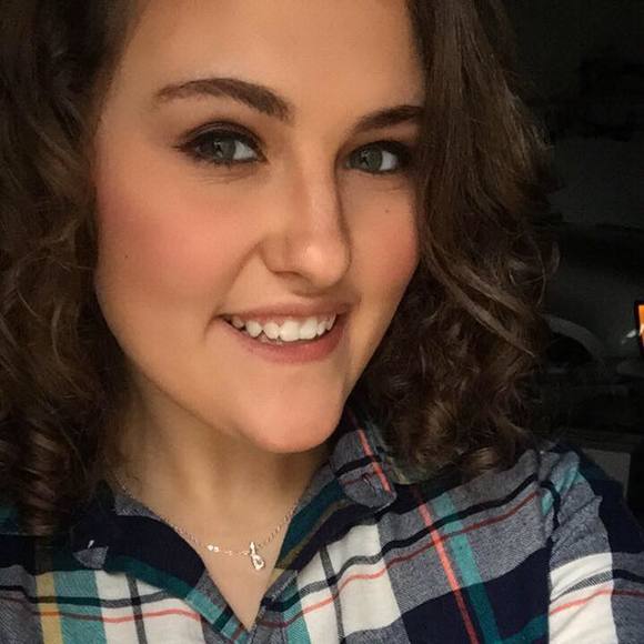 Meet your Posher, Jenna - Picture 1 of 1